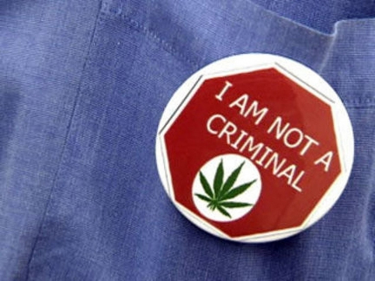 Przypinka 'nie jestem kryminalistą'