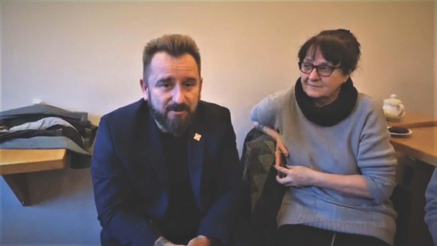 Starsza Pani została aresztowana przez dzielnicowego za leczenie sie medyczna marihuaną