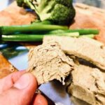 Bogate w białko, błonnik i smakiem bardzo przypominające zwykłe mięso. To innowacyjny produkt, który już w przyszłym roku ma podbić rynek spożywczy w Nowej Zelandii. Mięsny zamiennik będzie w stu procentach produktem roślinnym, a jego głównym składnikiem będą konopie.