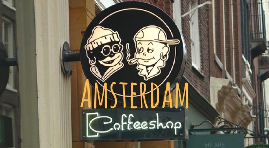 Władze Amsterdamu chcą zakazać turystom odwiedzania słynnych coffe shopów. Powód? Rządzący stolicą Niderlandów uznali, że wiele osób przyjeżdża do Amsterdamu tylko po to, żeby się odurzyć i co więcej po używkach popełniają przestępstwa.