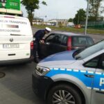 Ułańską fantazję i naprawdę luzackie podejście do życia miał kierowca oraz pasażer fiata punto. Wybrali się autem na wycieczkę i postanowili w trakcie jazdy zapalić zioło z fajki wodnej.