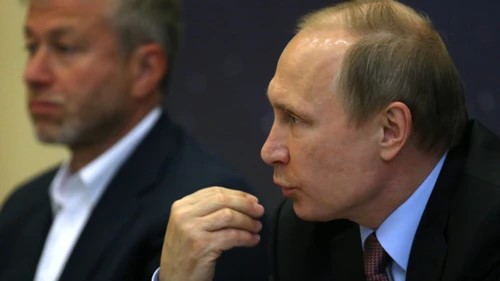 Rosyjski oligarcha i już były właściciel piłkarskiej drużyny Chelsea Londyn zainwestował setki milionów dolarów w amerykański biznes konopny. Mało tego, udzielił też prawie 200 mln USD pożyczek firmom z konopnej branży w USA.