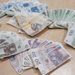 W sumie kilkanaście kilogramów marihuany i mefedronu przechowywał wnuczek w piwnicy babci. Konopny biznes kręcił ze swoją koleżanką i kolegą. Wszystko jednak się skończyło, po tym jak policjanci pozyskali informacje o ich nielegalnych interesach.